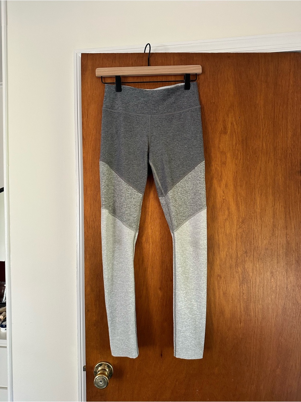Outdoor Voices original collection 7/8 tri colored block leggings
